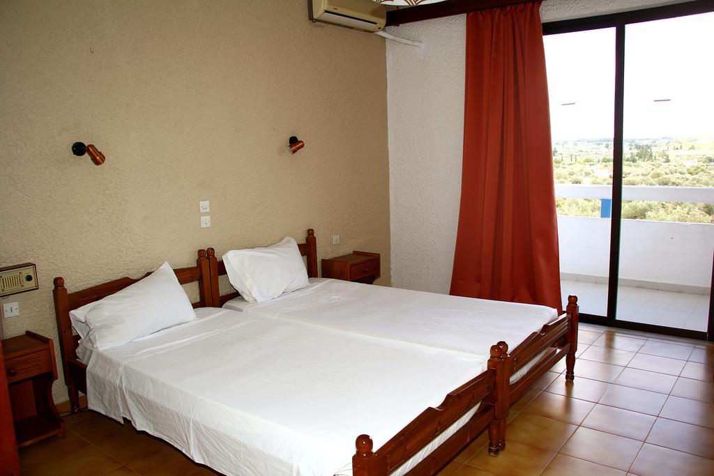 Karavos Hotel Apartments Archangelos  Bilik gambar