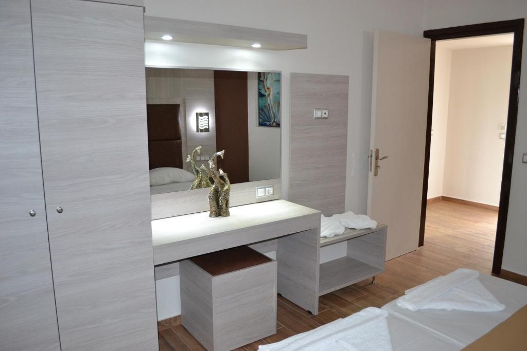 Karavos Hotel Apartments Archangelos  Luaran gambar