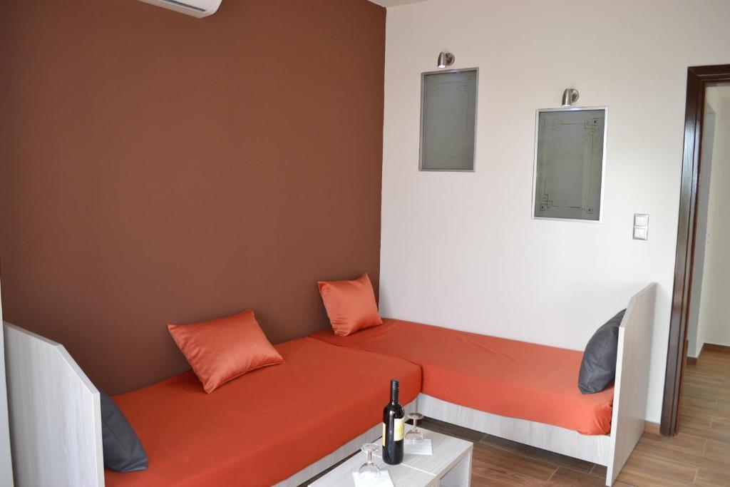 Karavos Hotel Apartments Archangelos  Bilik gambar
