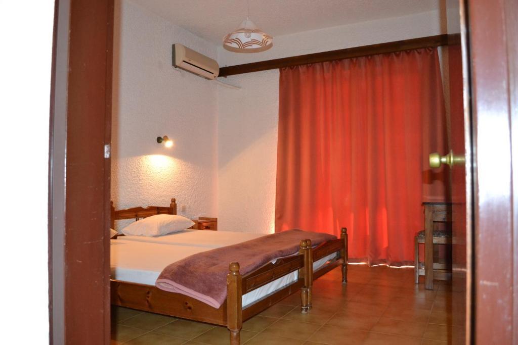 Karavos Hotel Apartments Archangelos  Bilik gambar